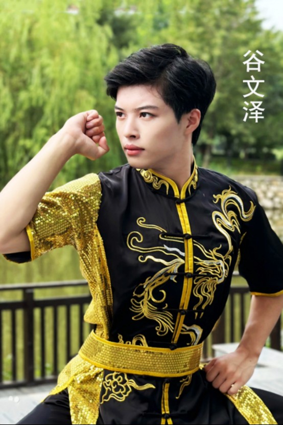 看惯《公狗剧场》“半裸男色” 才懂谷文泽“中式阳刚”的稀缺1316